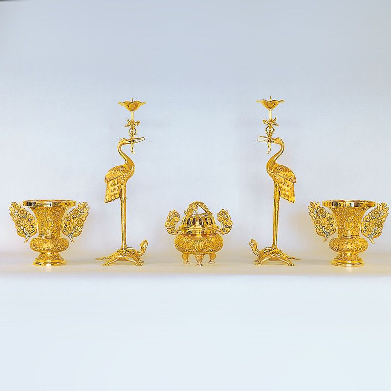 五具足 御本山阿弥陀堂様式 深彫入 真鍮製 磨き 花瓶口径24cm（佛光寺派）