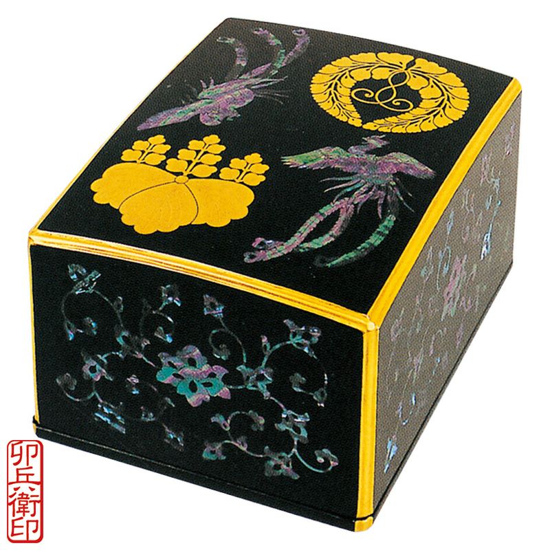 御和讃箱 青貝入 本漆塗 定紋付 内部金箔押 別誂 卯兵衛印 内寸長さ20cm、幅14.5cm（本願寺派）